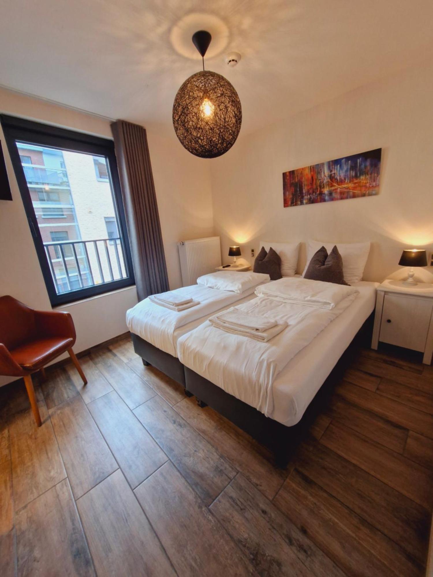 Hotel Ladeuze เลอเวน ภายนอก รูปภาพ